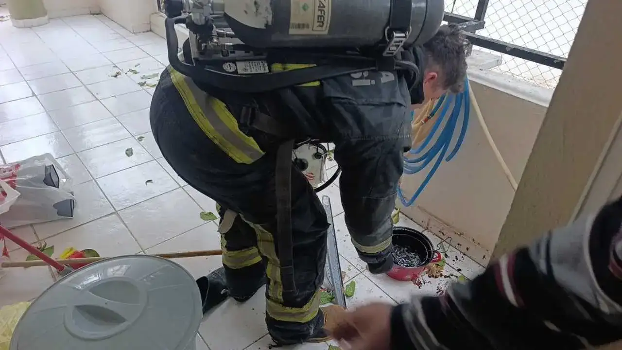 Manavgat’ta Mutfaktan Yükselen Dumanlar Sokağı Ayağa Kaldırdı 4